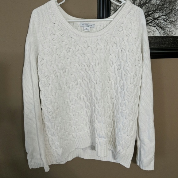 Beautiful white sweater - Picture 1 of 4